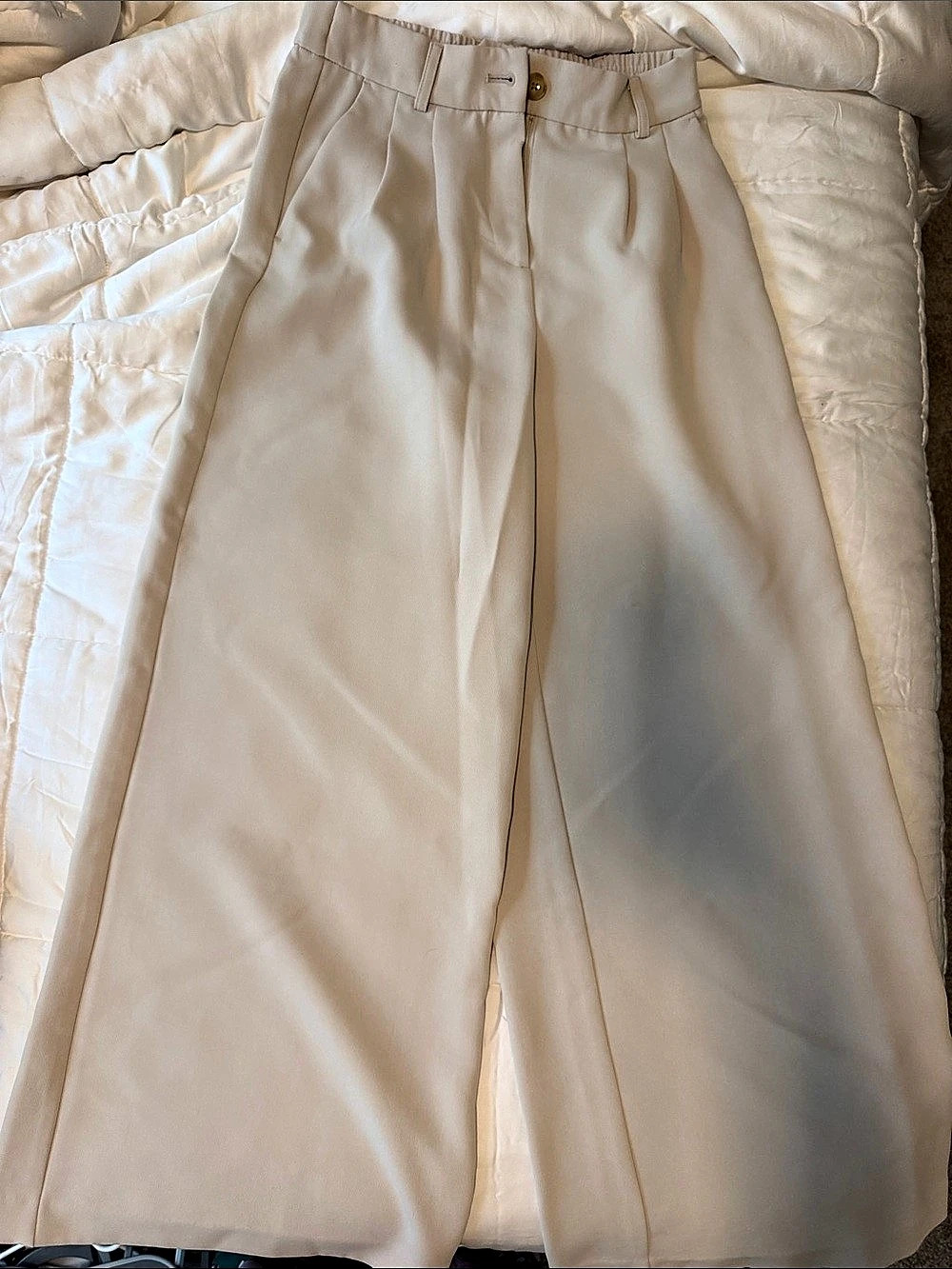 Loft Versa Wide Leg Trousers in Cream Like New